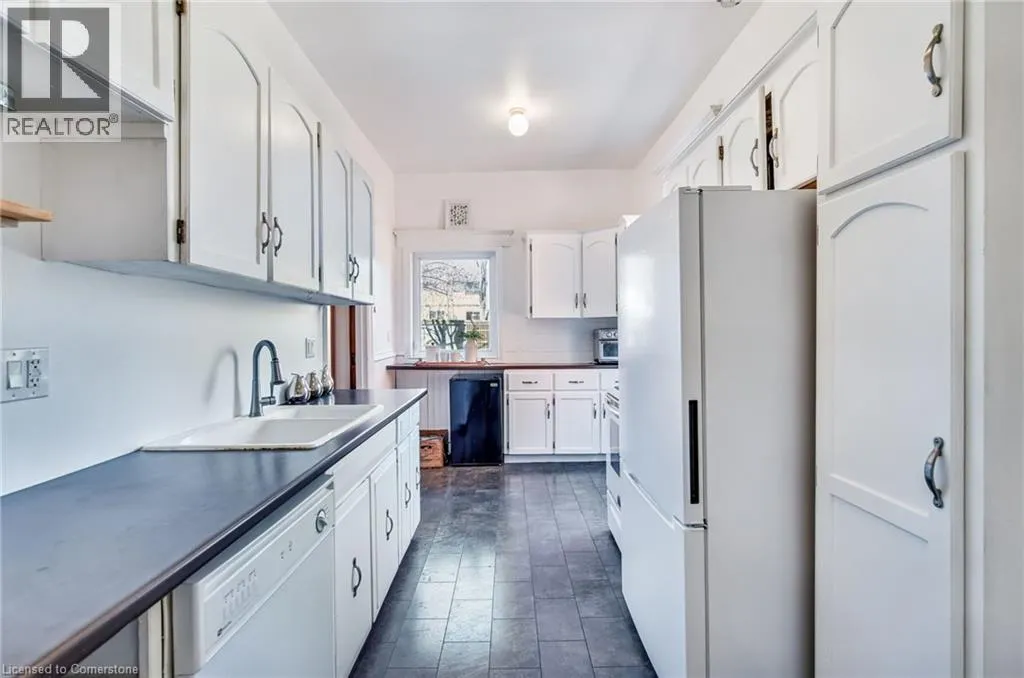 20 LOCKE Street S Unit# 1, #1