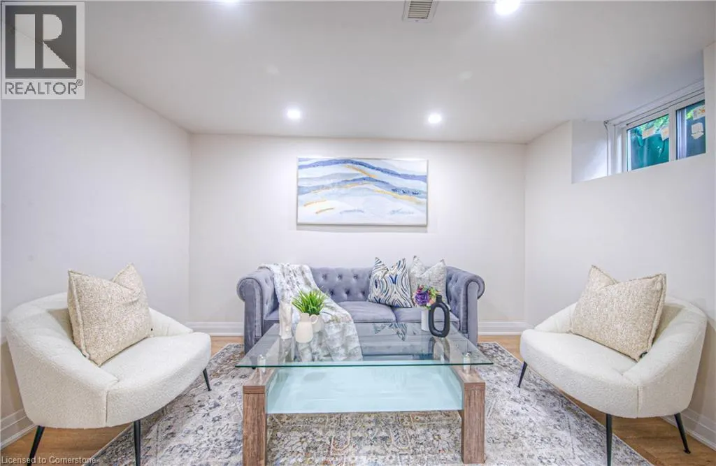 76 RAVINE Drive