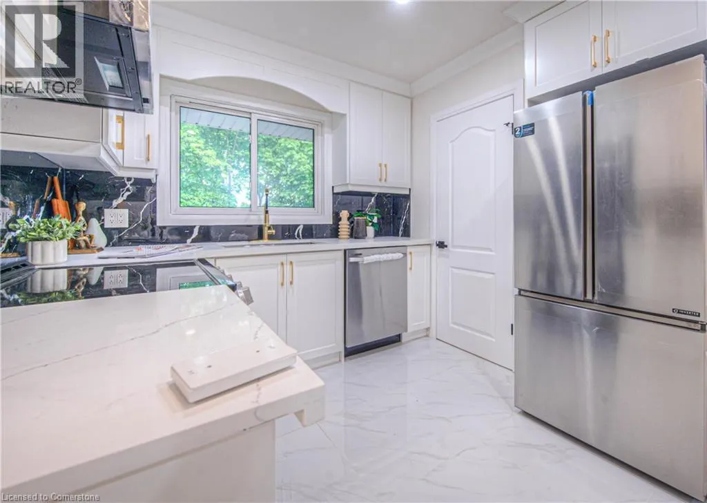 76 RAVINE Drive