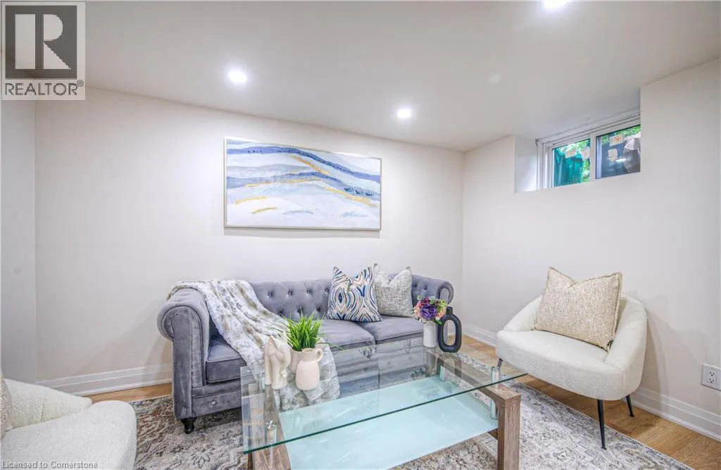 76 RAVINE Drive