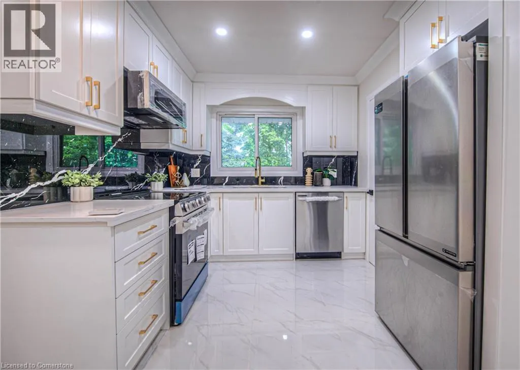 76 RAVINE Drive