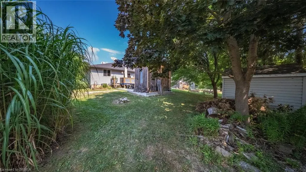 209 NELSON Street W