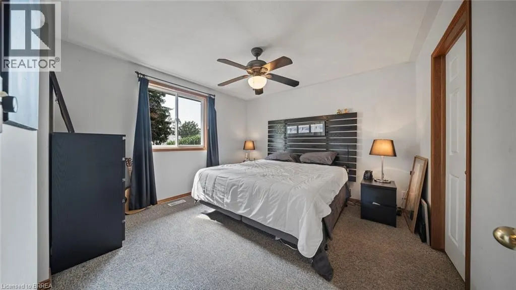 209 NELSON Street W