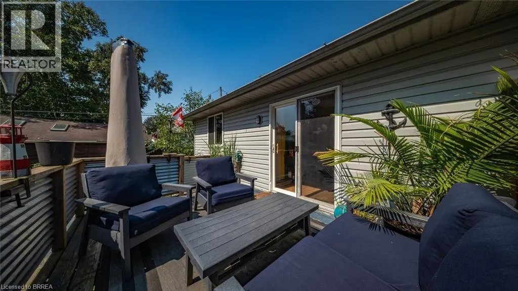 209 NELSON Street W