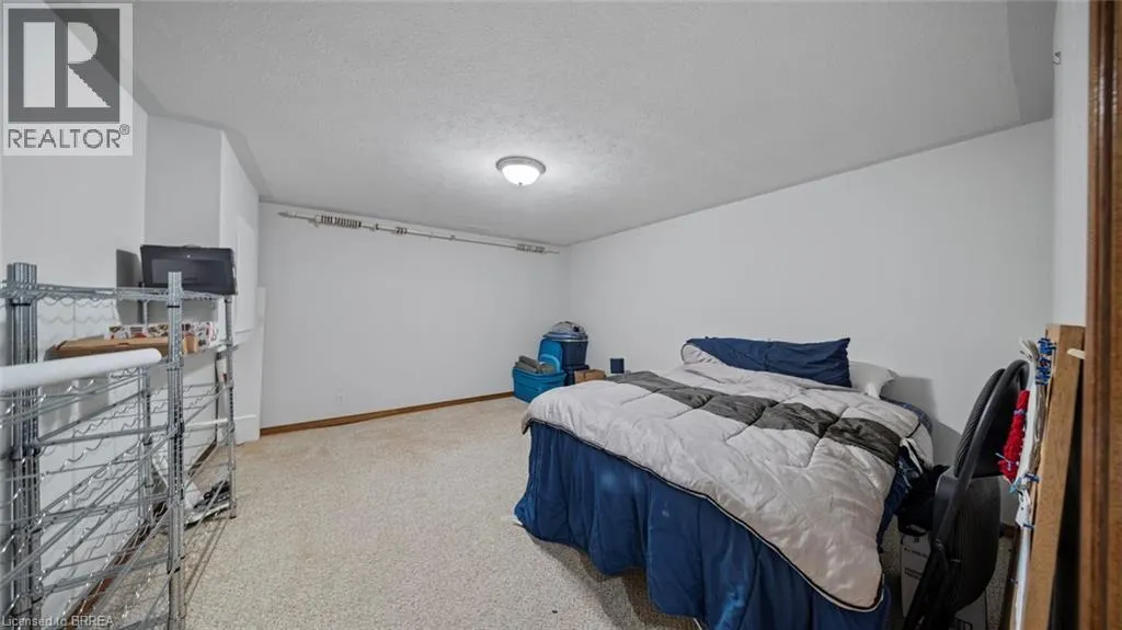 209 NELSON Street W
