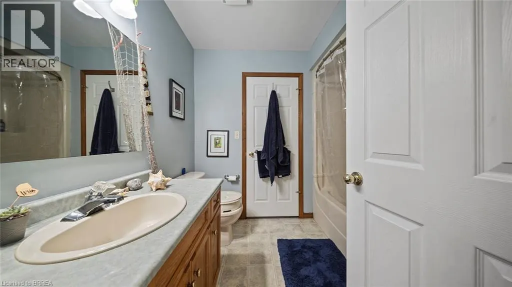 209 NELSON Street W