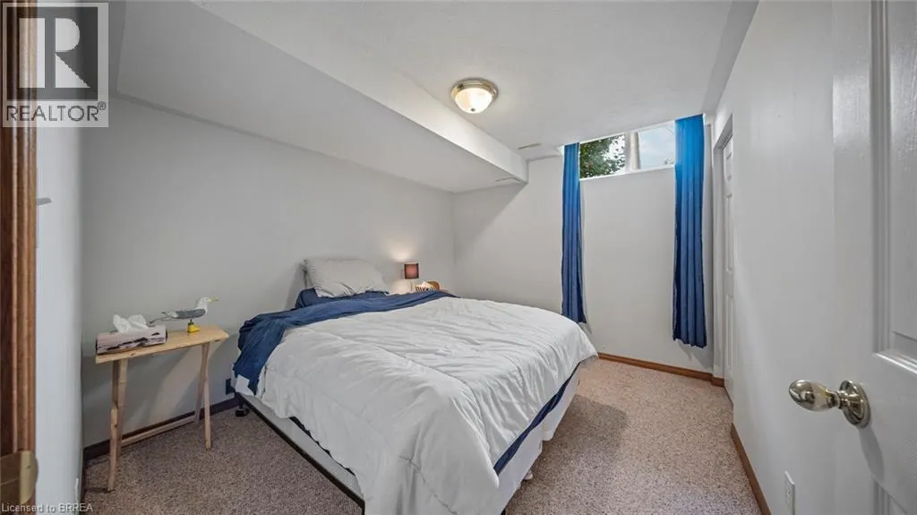 209 NELSON Street W