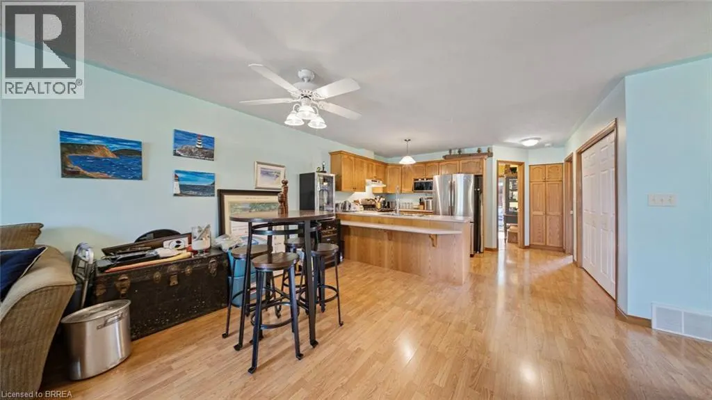 209 NELSON Street W