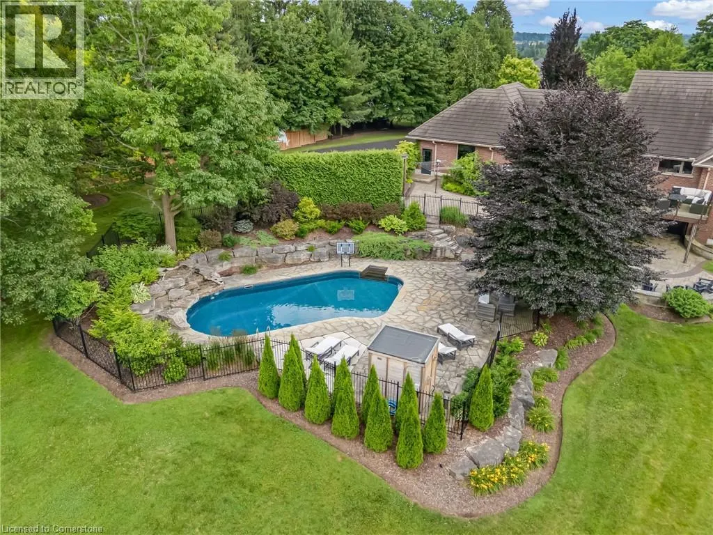 18 FOX RUN Drive