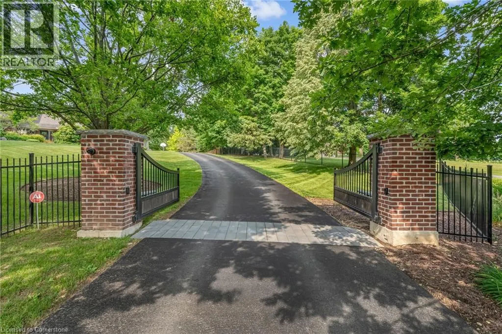 18 FOX RUN Drive