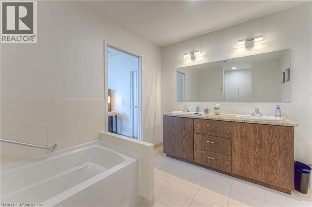 191 KING Street S Unit# 713, #713