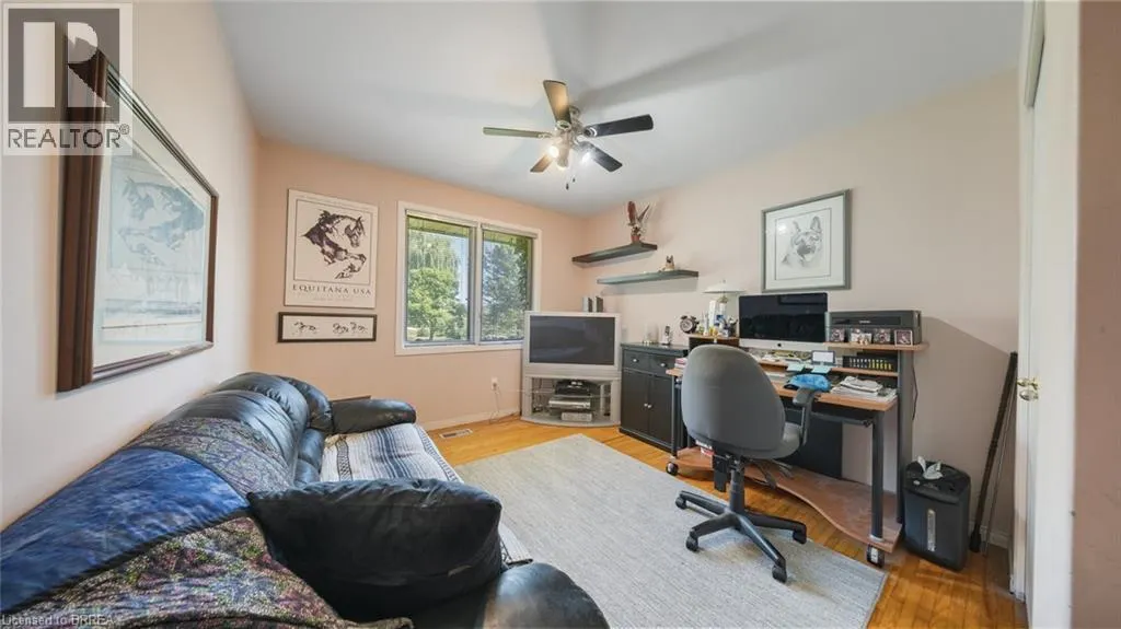 124 GOVERNOR'S Road E