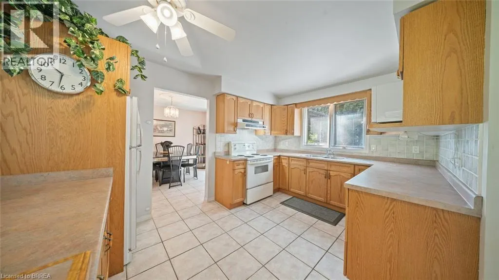 124 GOVERNOR'S Road E