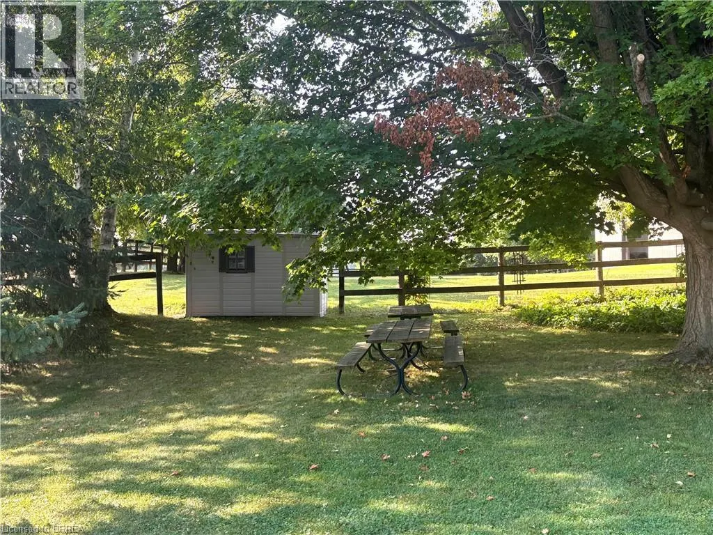 124 GOVERNOR'S Road E
