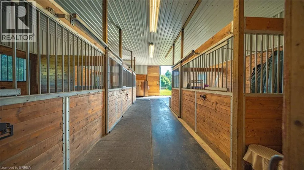 124 GOVERNOR'S Road E