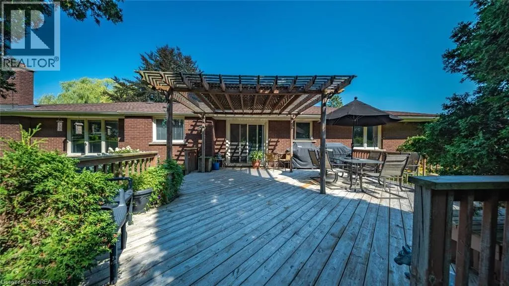124 GOVERNOR'S Road E