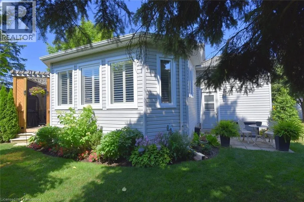 241 SILVERBIRCH Boulevard