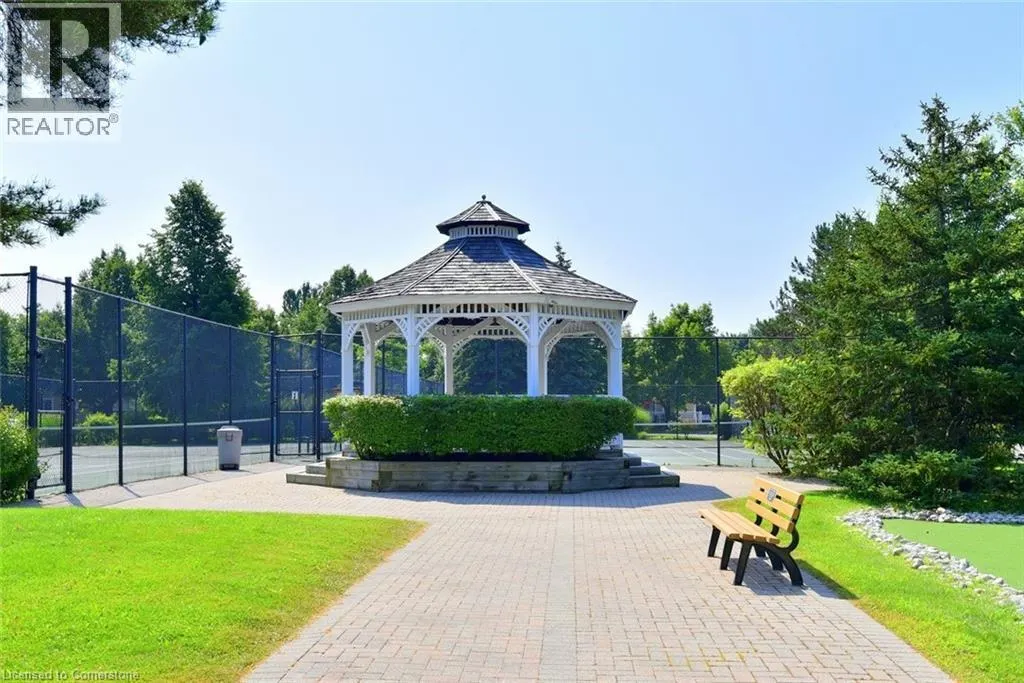 241 SILVERBIRCH Boulevard