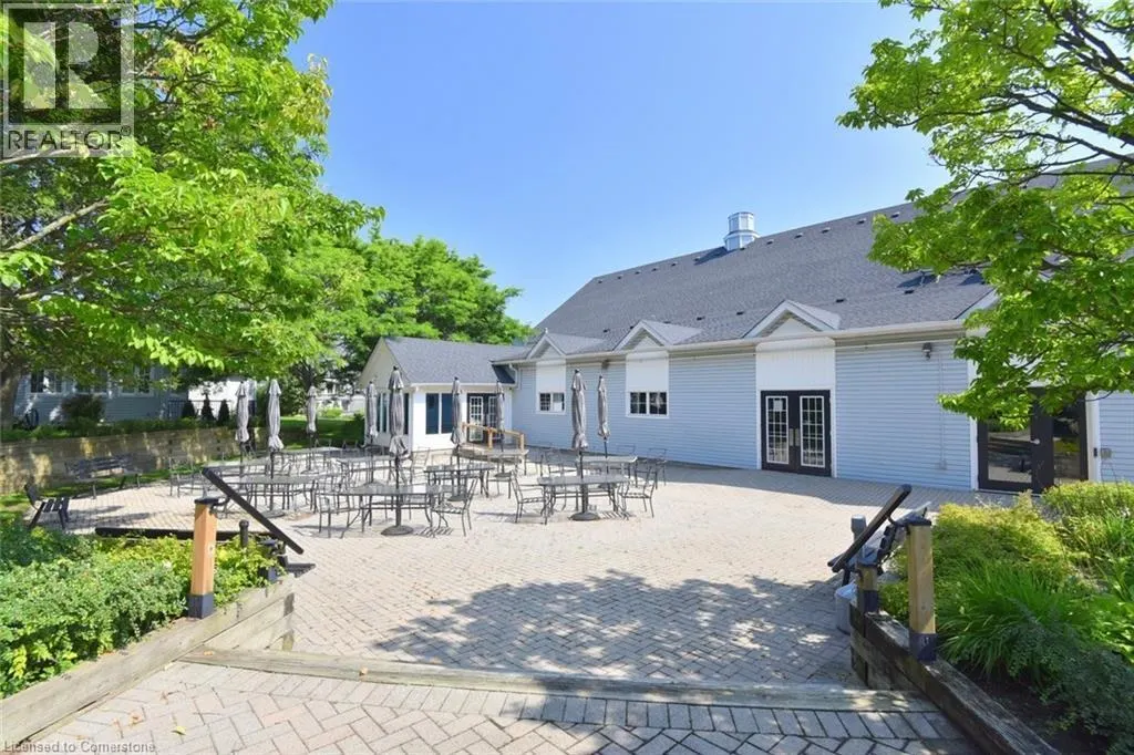 241 SILVERBIRCH Boulevard
