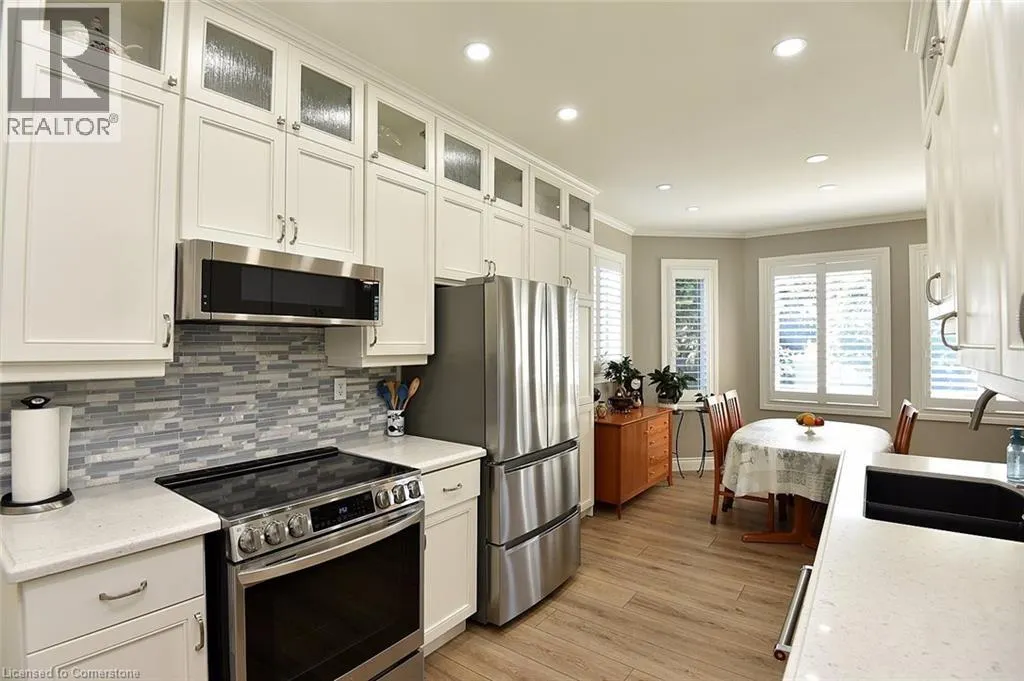 241 SILVERBIRCH Boulevard