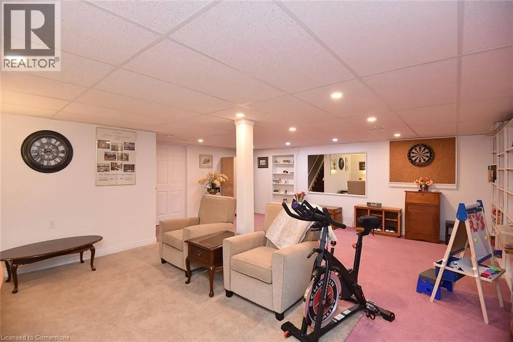241 SILVERBIRCH Boulevard