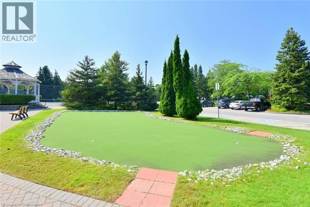 241 SILVERBIRCH Boulevard