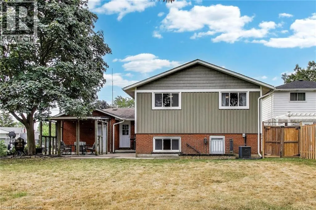 9 BROOKS Circle