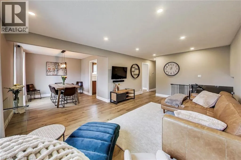 9 BROOKS Circle