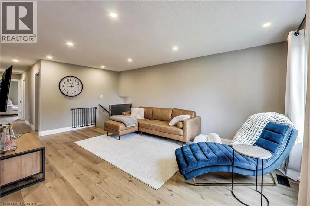 9 BROOKS Circle