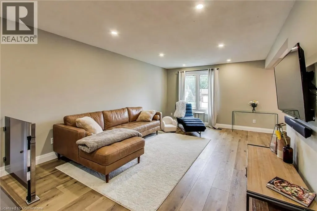 9 BROOKS Circle