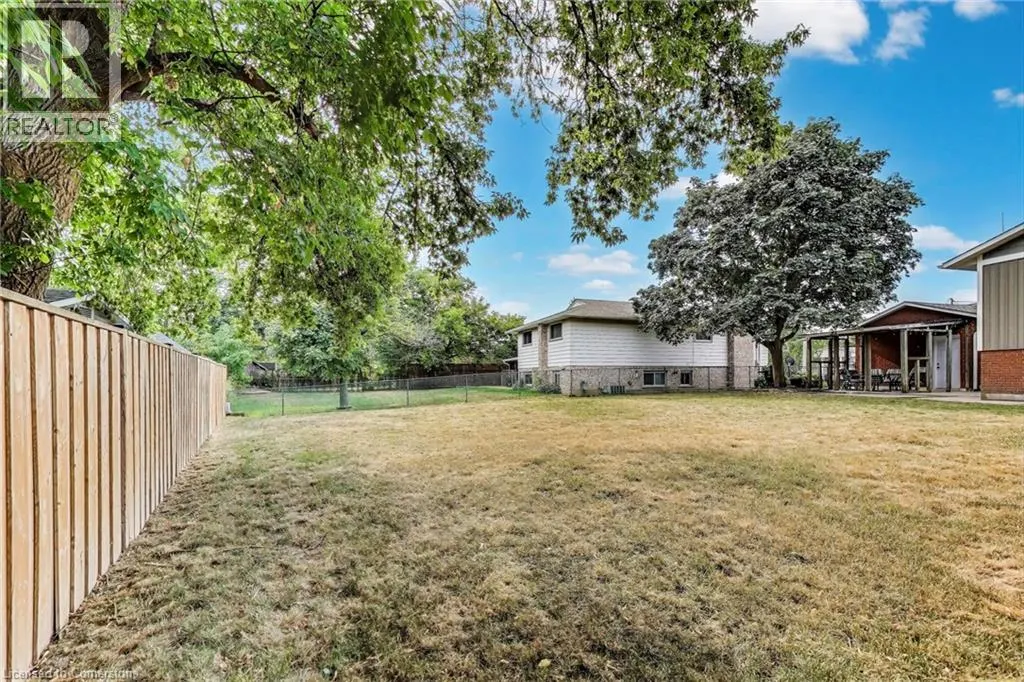 9 BROOKS Circle