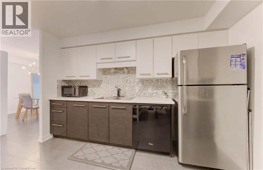 35 GREEN VALLEY Drive Unit# 211, #211
