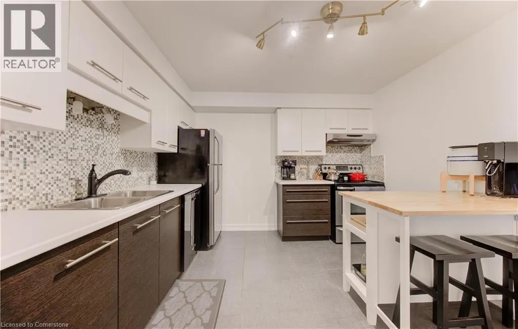 35 GREEN VALLEY Drive Unit# 211, #211