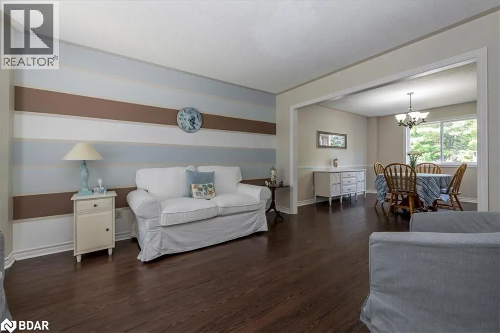 26 KENWELL Crescent