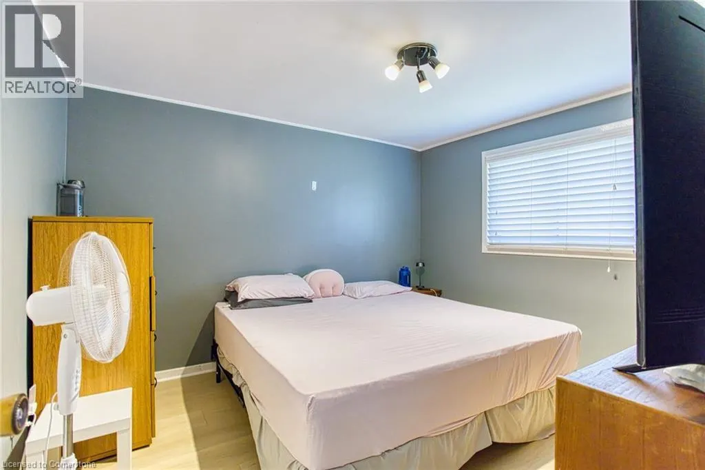 4453 MEADOWVALE Drive Unit# Main, #Main