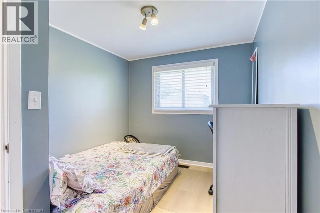 4453 MEADOWVALE Drive Unit# Main, #Main