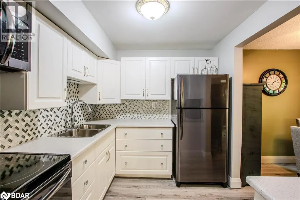 48 SHADOWOOD Road Unit# 8, #8