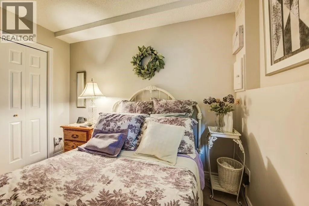 375 HOLIDAY INN Drive Unit# 11, #11