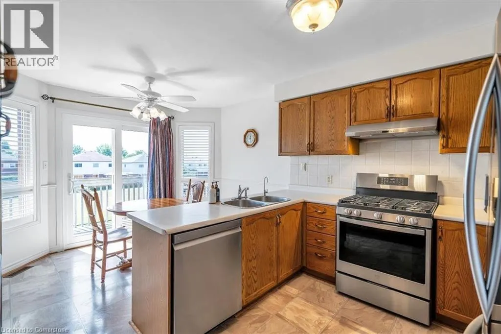 961 RIDGE VALLEY Drive
