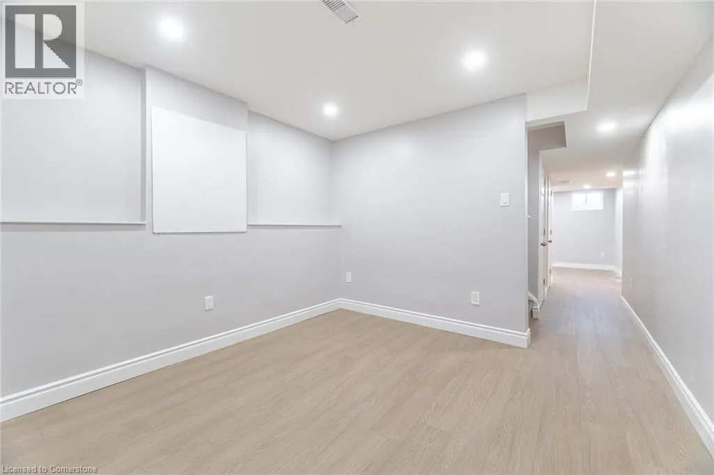 28 PICKETT Place