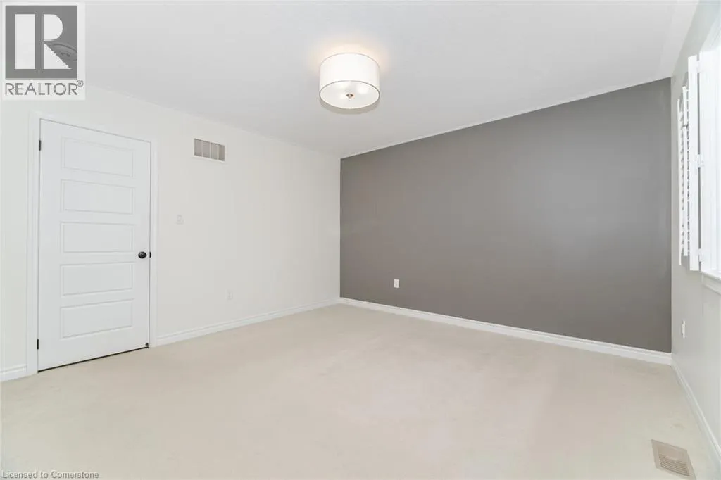 28 PICKETT Place