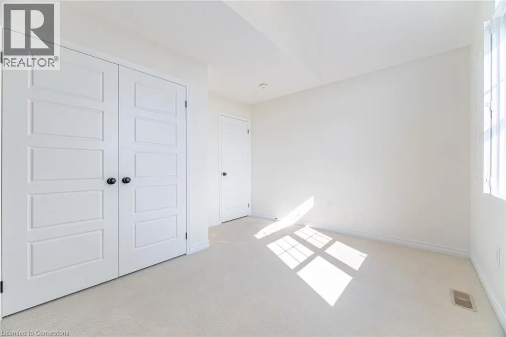 28 PICKETT Place