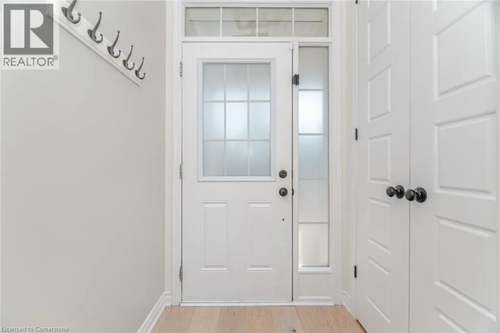 28 PICKETT Place