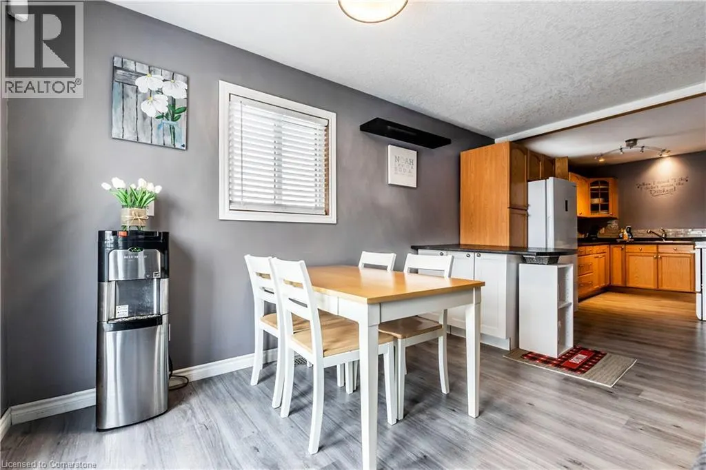 75 SEKURA Crescent