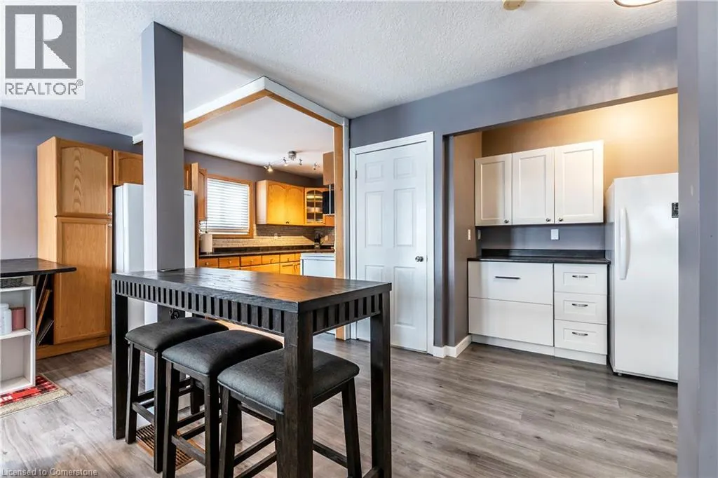 75 SEKURA Crescent