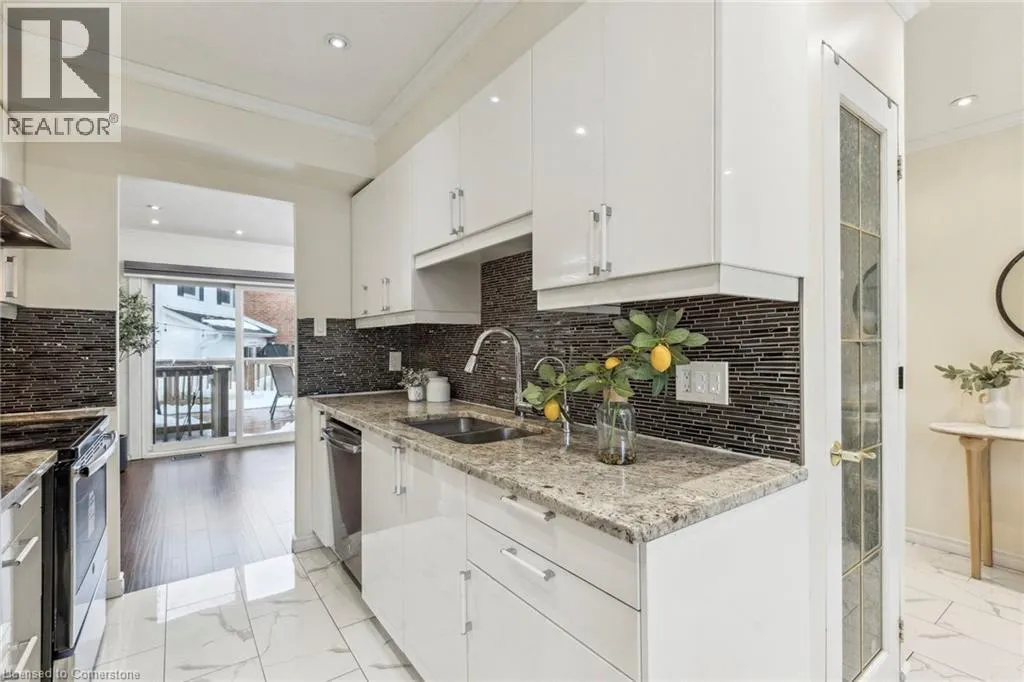407 KEATS Way Unit# 3, #3