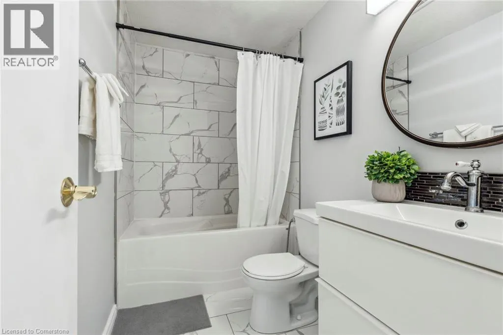 407 KEATS Way Unit# 3, #3