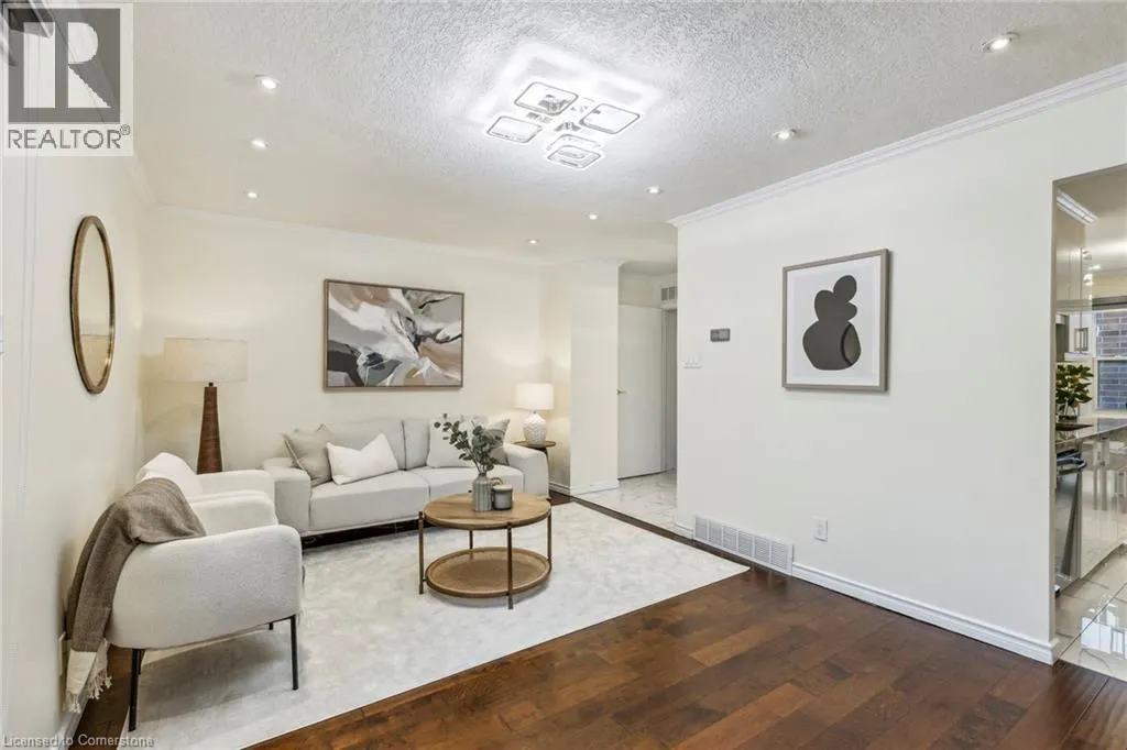 407 KEATS Way Unit# 3, #3
