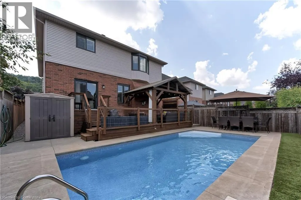 54 HICKORY Crescent
