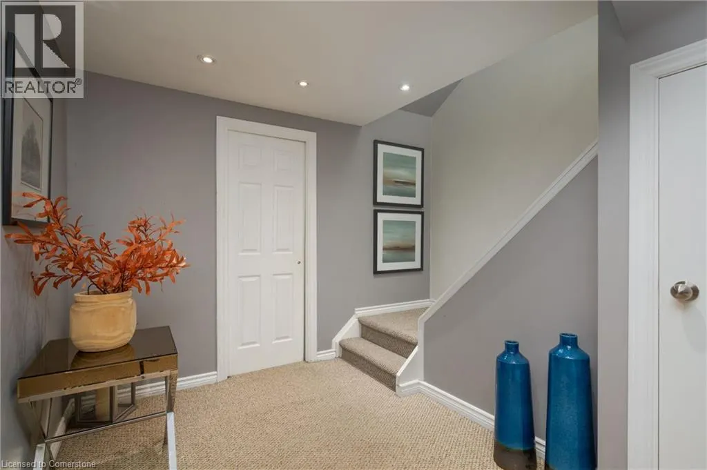 54 HICKORY Crescent